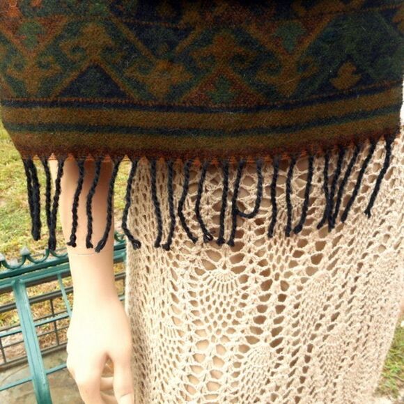 NWOT MODENA 100% Acrylic Multi-Colored Earth Tones Scarf/Wrap Made in Italy - Picture 3 of 6